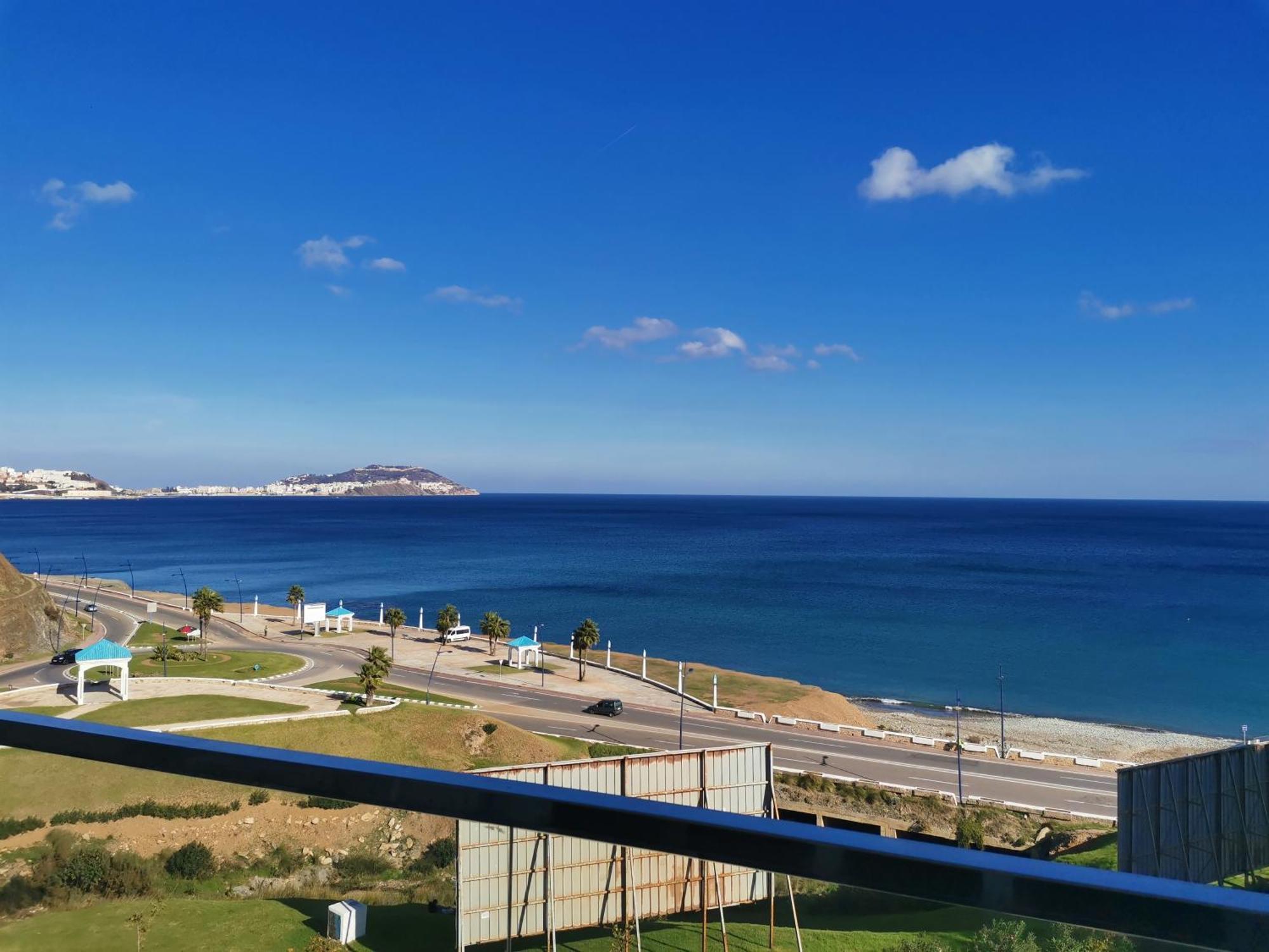 Appartf3 Vue Panoramique Sur Mer Residence Vista Del Mar Fnideq Dış mekan fotoğraf