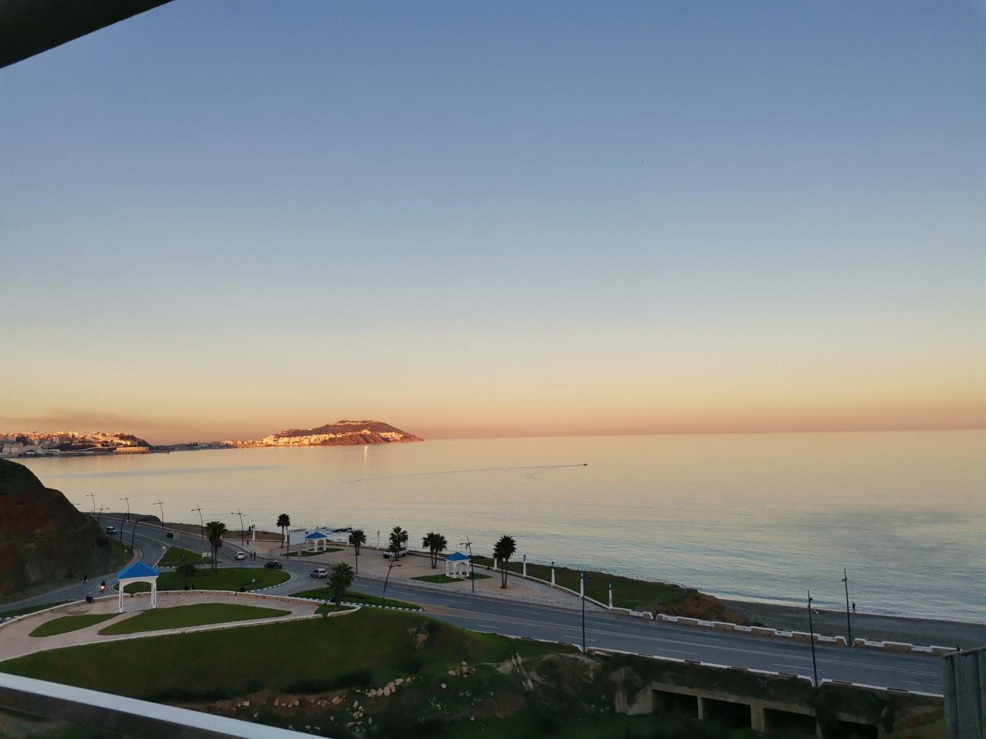 Appartf3 Vue Panoramique Sur Mer Residence Vista Del Mar Fnideq Dış mekan fotoğraf